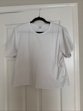 Athleta White Short Sleeve Crewneck Tee